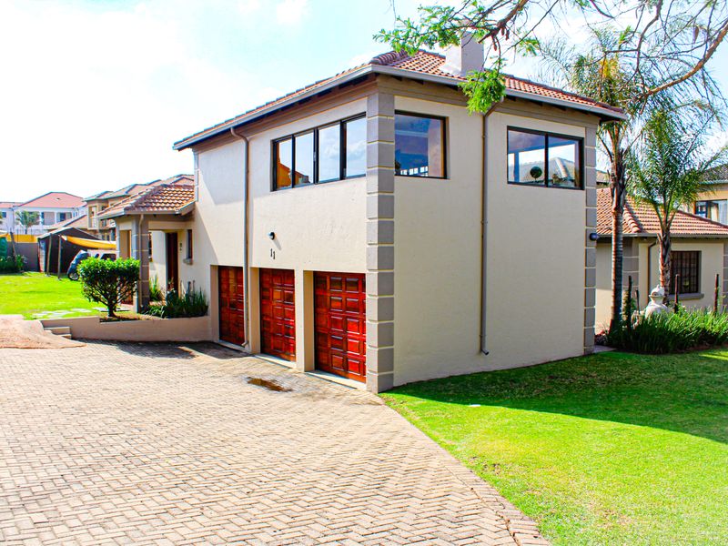 Fabulous Home in Complex - Photo 1