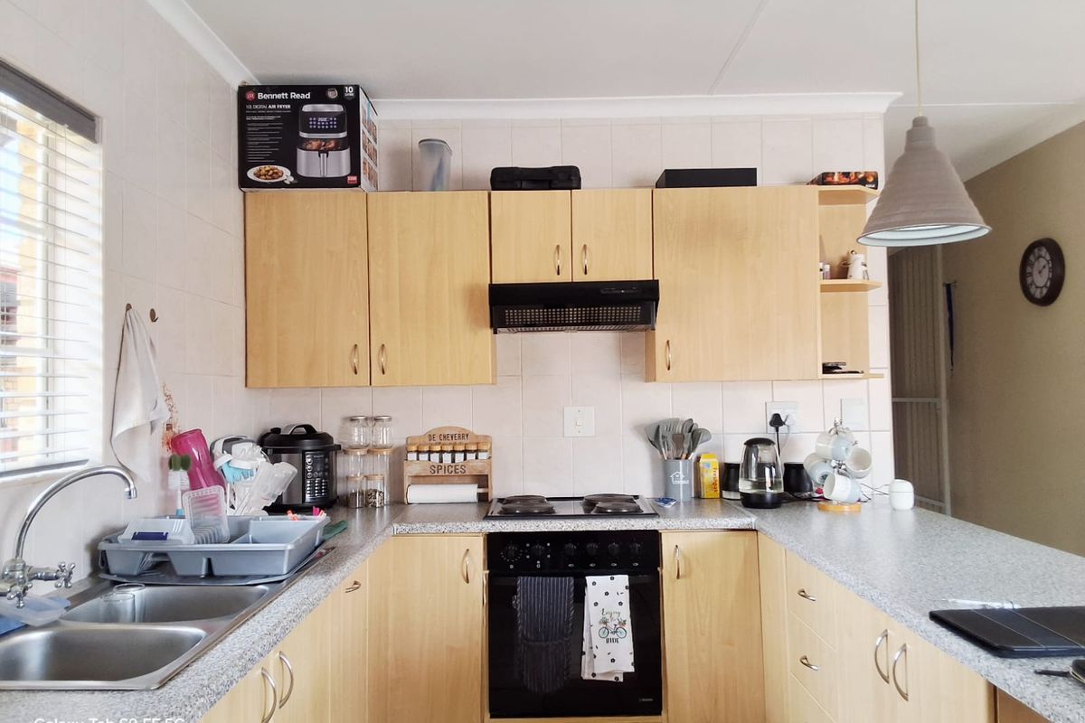 Modern & Secure 3-Bedroom Home in Sought-After Estate - Photo 5