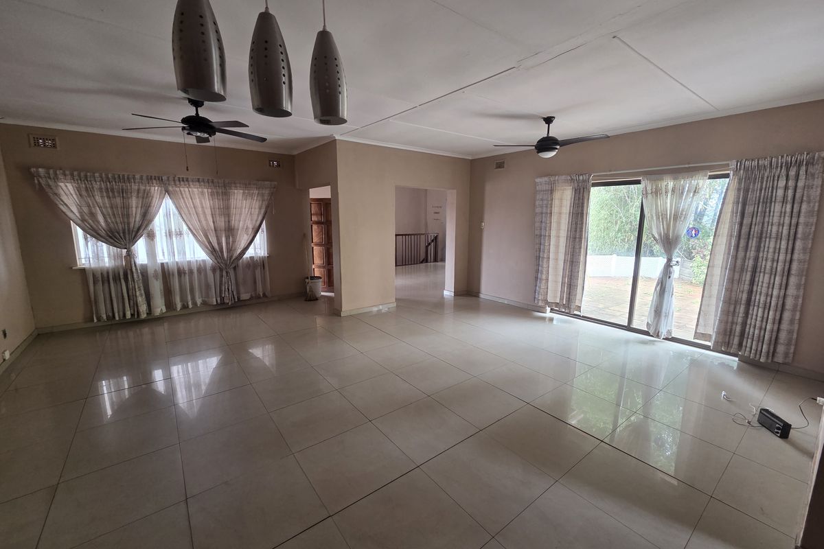 Spacious Family Home With Business Potential - Photo 5