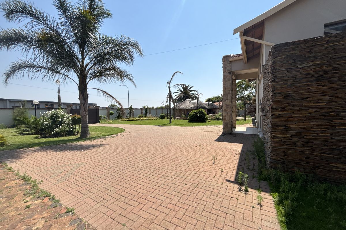 Endless Potential on a Massive 3,634m2 Stand in Prime Rynfield! - Photo 3