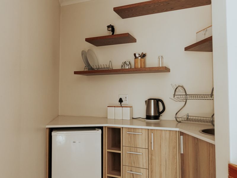 Prime Income-Generating property with excellent main road visibility. - Photo 5