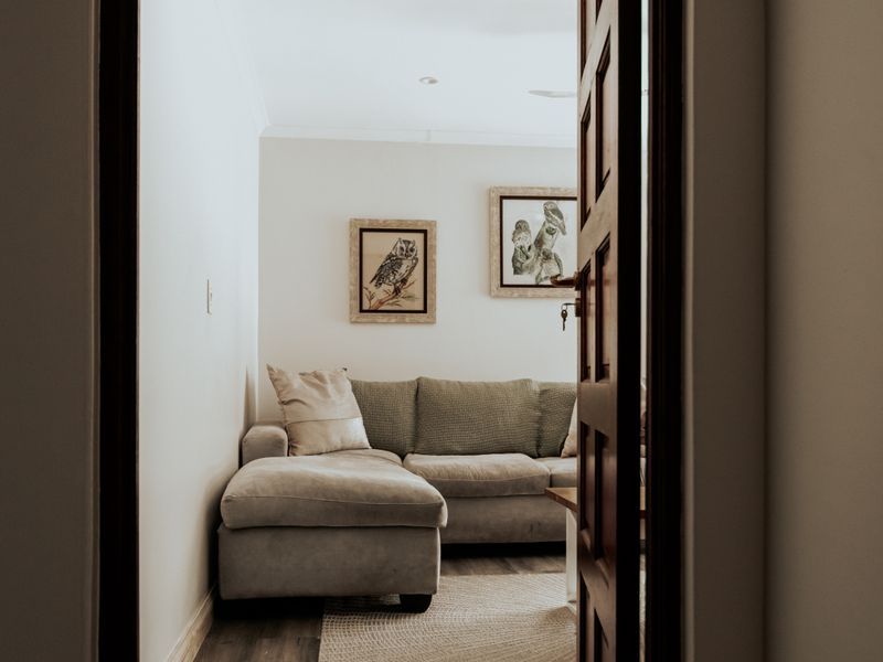 Prime Income-Generating property with excellent main road visibility. - Photo 4