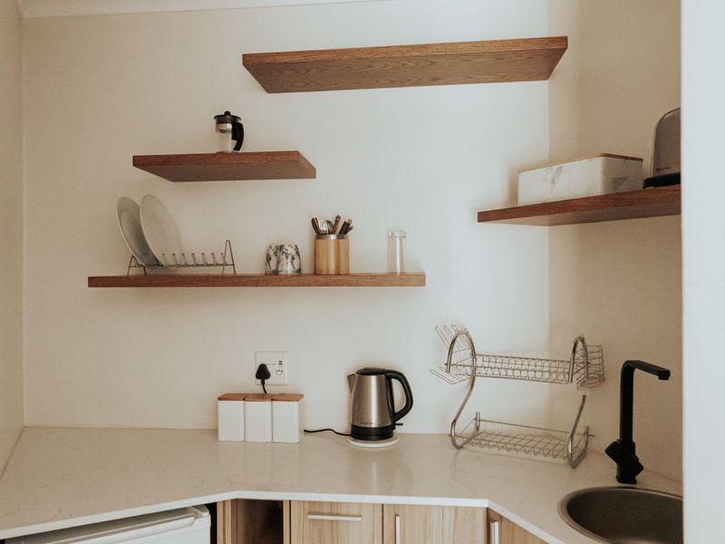 Prime Income-Generating property with excellent main road visibility. - Photo 6