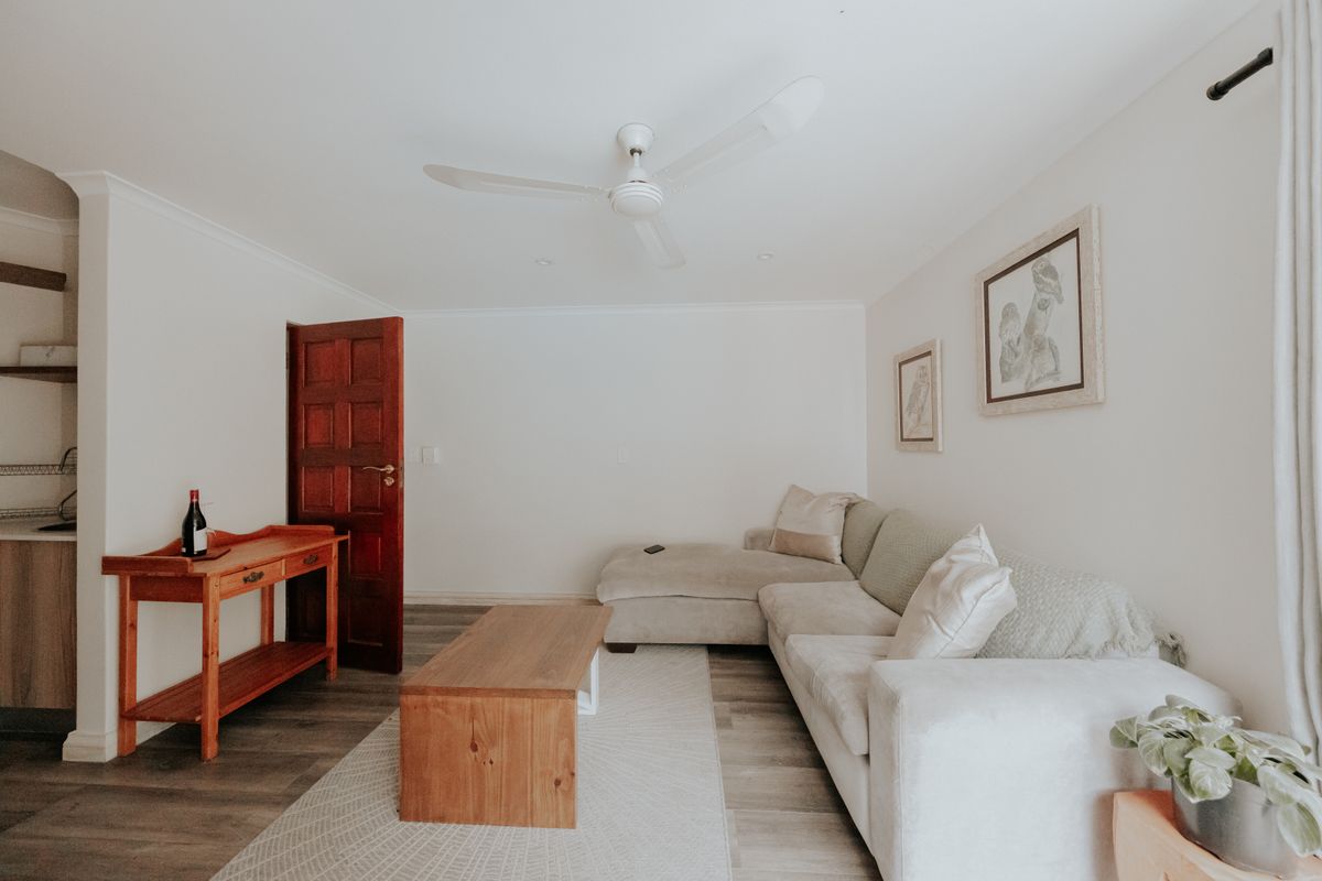 Prime Income-Generating property with excellent main road visibility. - Photo 3