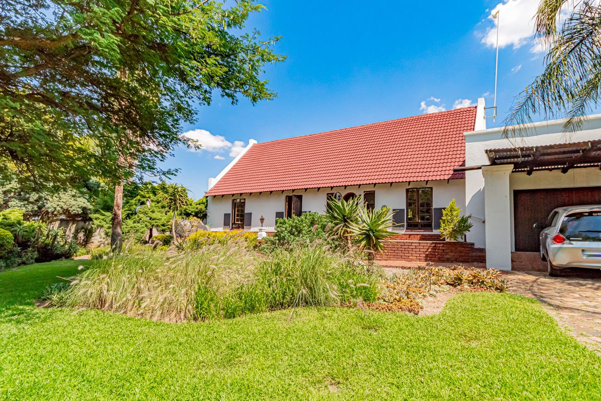 Prime Income-Generating property with excellent main road visibility. - Photo 5