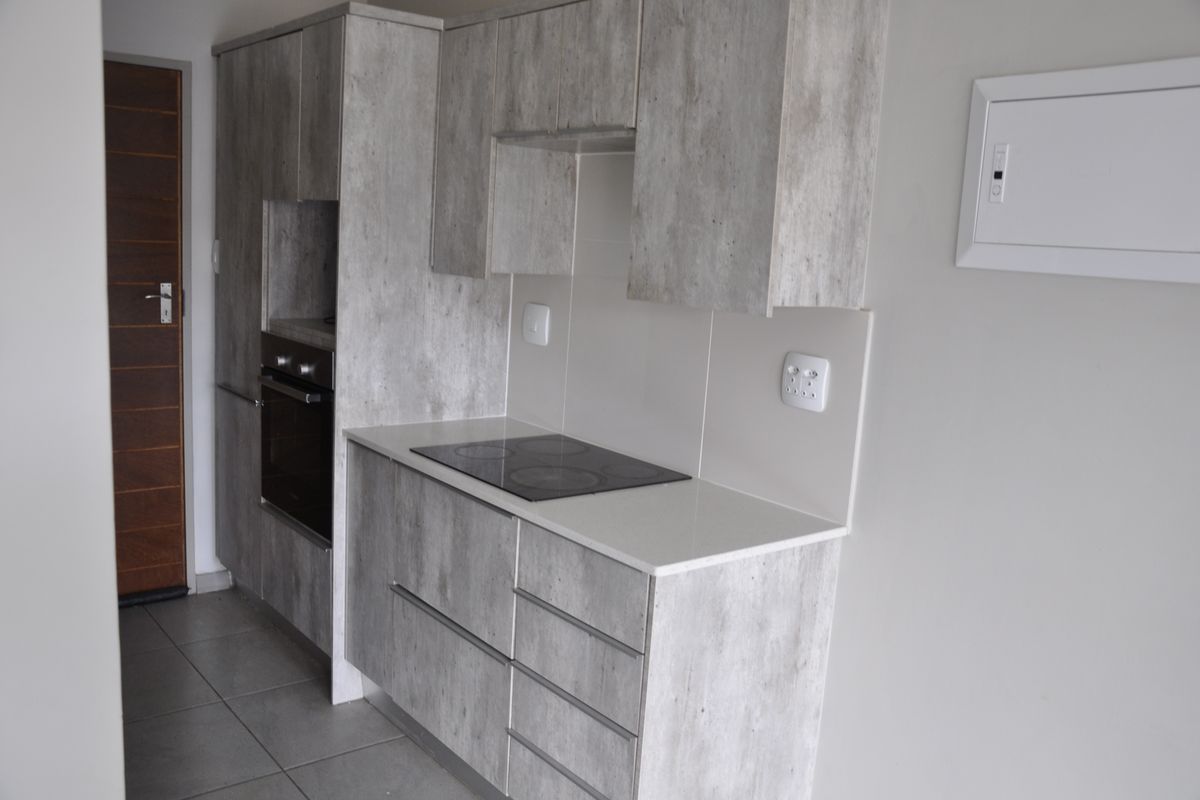 Modern Living Meets Prime Location in Amberfield City - Photo 4