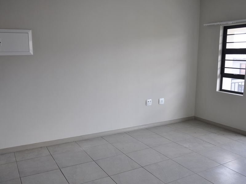 Modern Living Meets Prime Location in Amberfield City - Photo 9