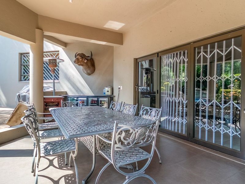 Upper Bedfordview Family Home within a Gated Road Enclosure - Photo 10