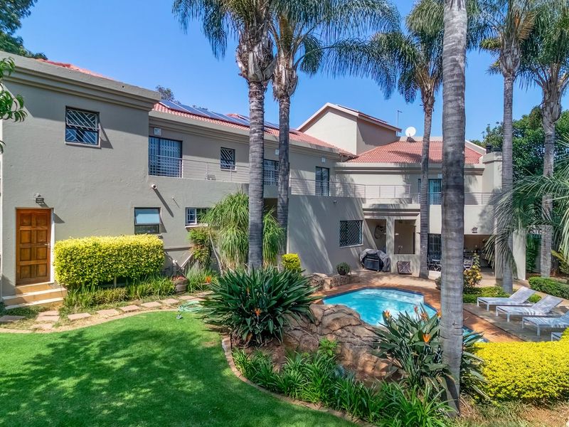 Upper Bedfordview Family Home within a Gated Road Enclosure - Photo 8