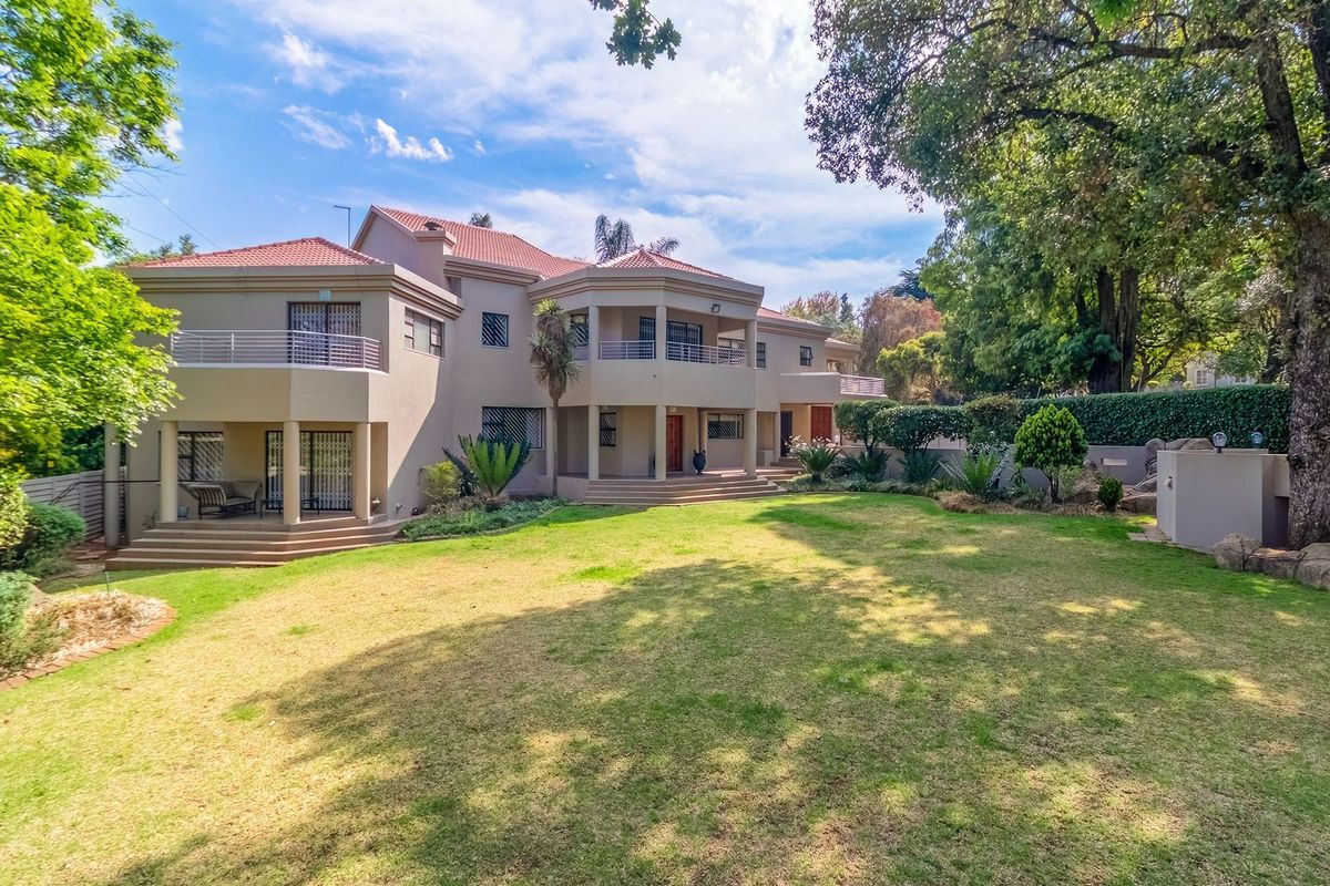 Upper Bedfordview Family Home within a Gated Road Enclosure - Photo 2