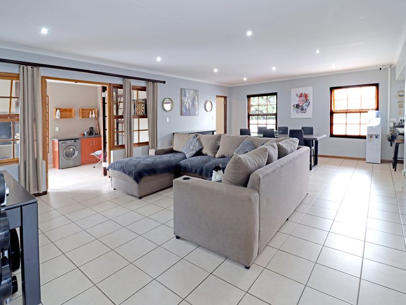 SINGLE STORY - RARE GEM! - Photo 9