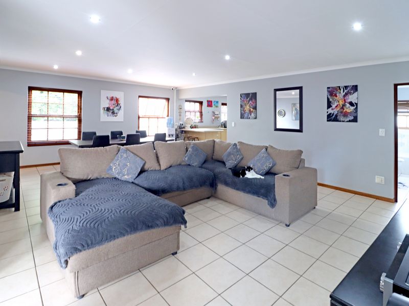 SINGLE STORY - RARE GEM! - Photo 7