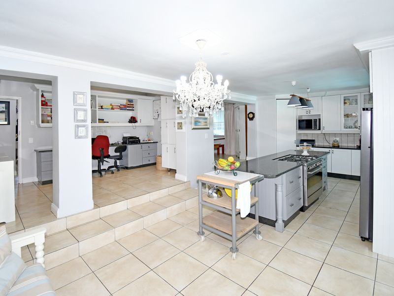 Versatile investment property with strong rental income. - Photo 3