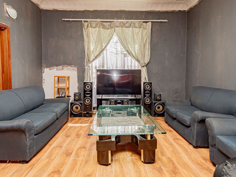 Great value , great location first time buyers - Photo 4