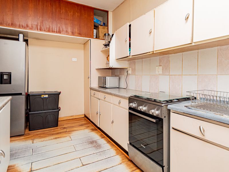 Great value , great location first time buyers - Photo 9