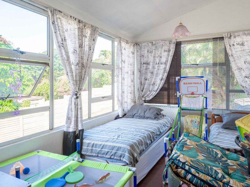 Family home with magnificent views - Photo 10