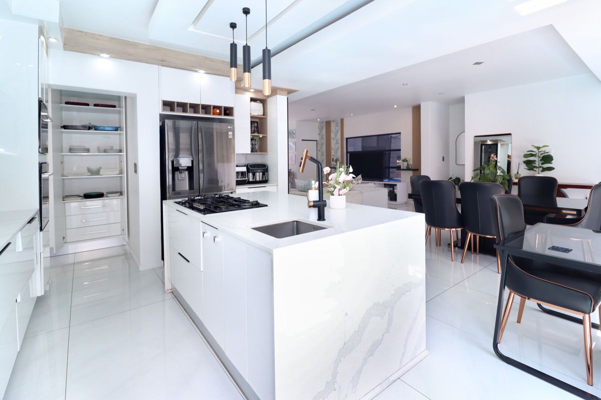 Sophisticated Modern Luxury. Composed With Intention. - Photo 5