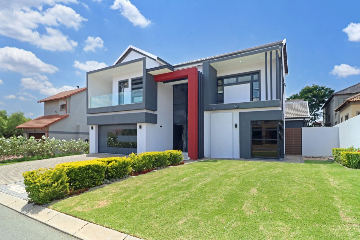 Sophisticated Modern Luxury. Composed With Intention. - Photo 2