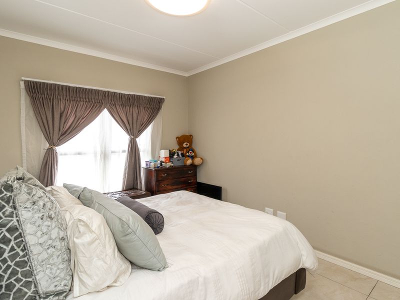 Stunning starter home in a sought-after complex - Photo 10