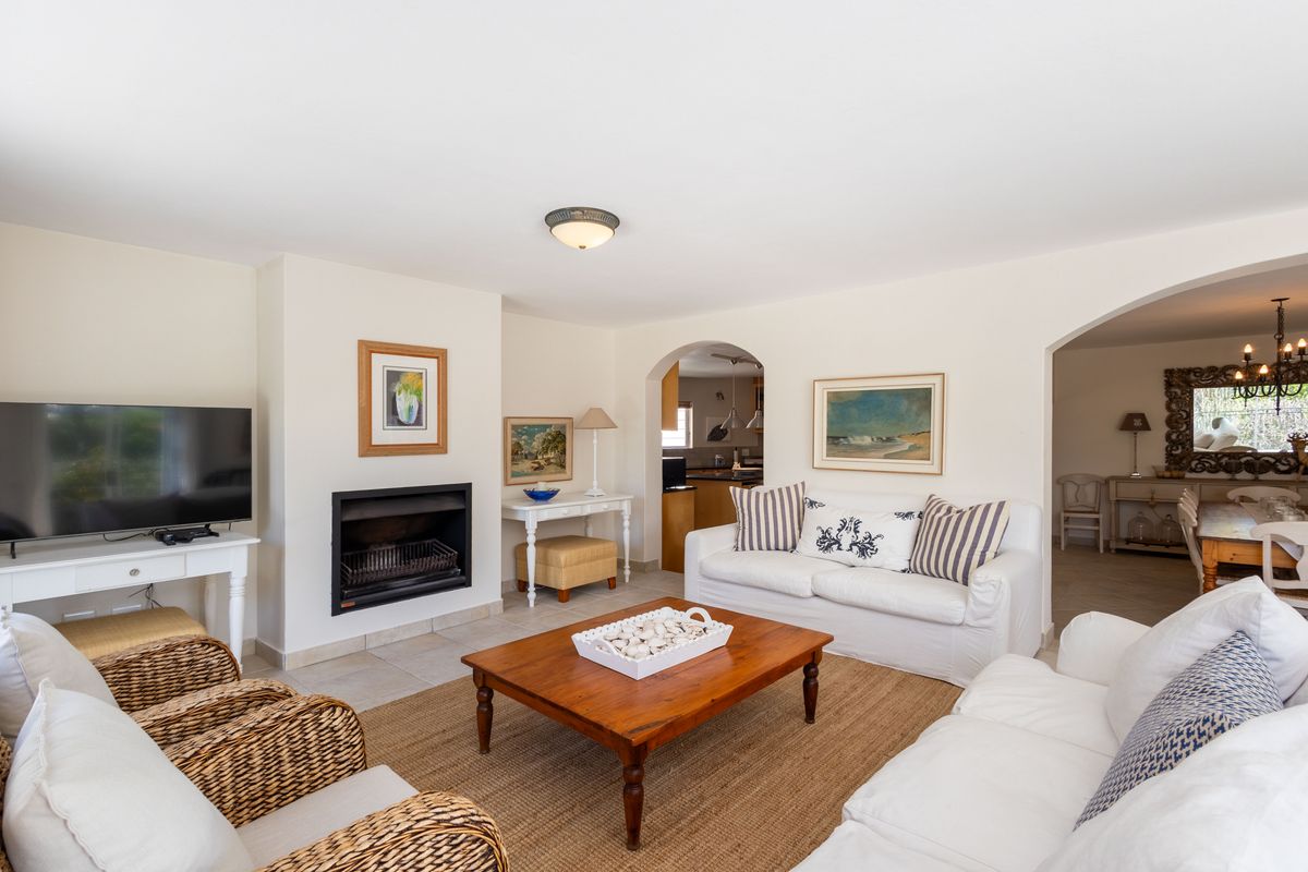 North-Facing Family Home Minutes from the Beach - Photo 2