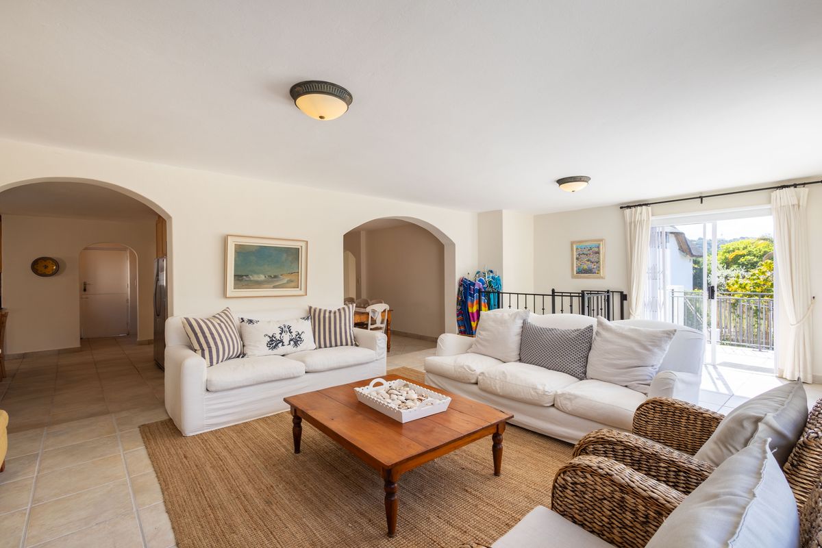 North-Facing Family Home Minutes from the Beach - Photo 3