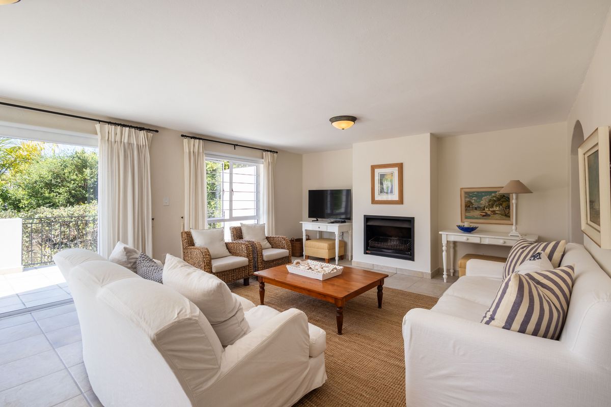 North-Facing Family Home Minutes from the Beach - Photo 4