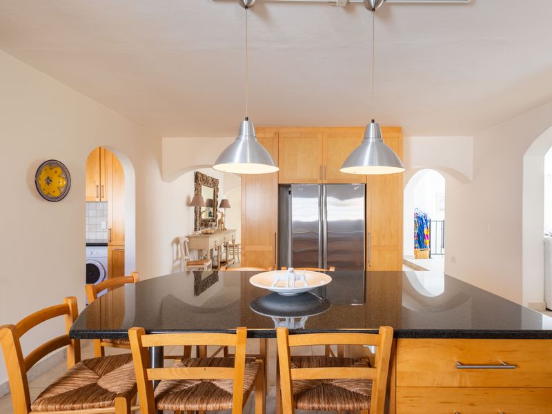 North-Facing Family Home Minutes from the Beach - Photo 9