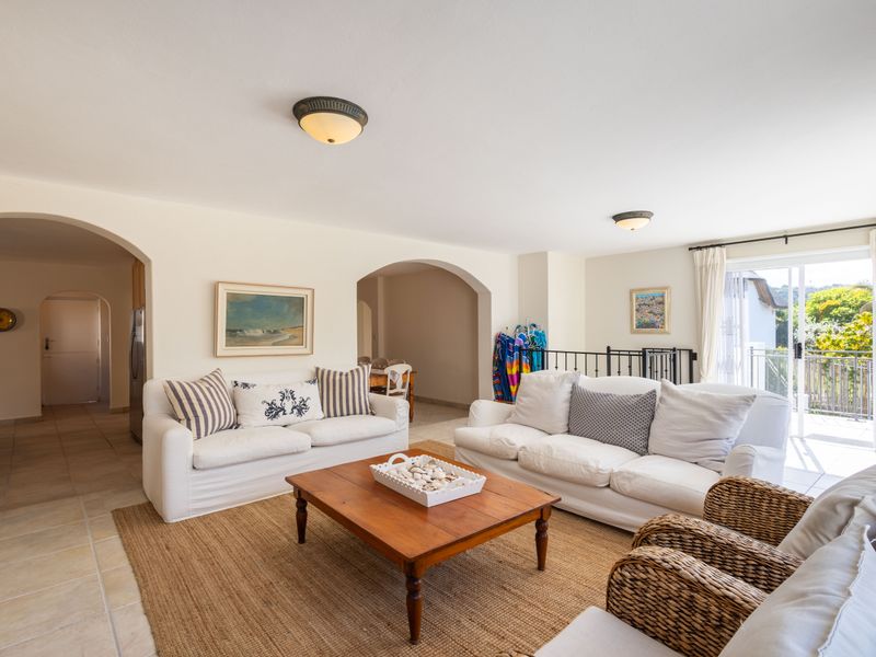 North-Facing Family Home Minutes from the Beach - Photo 3