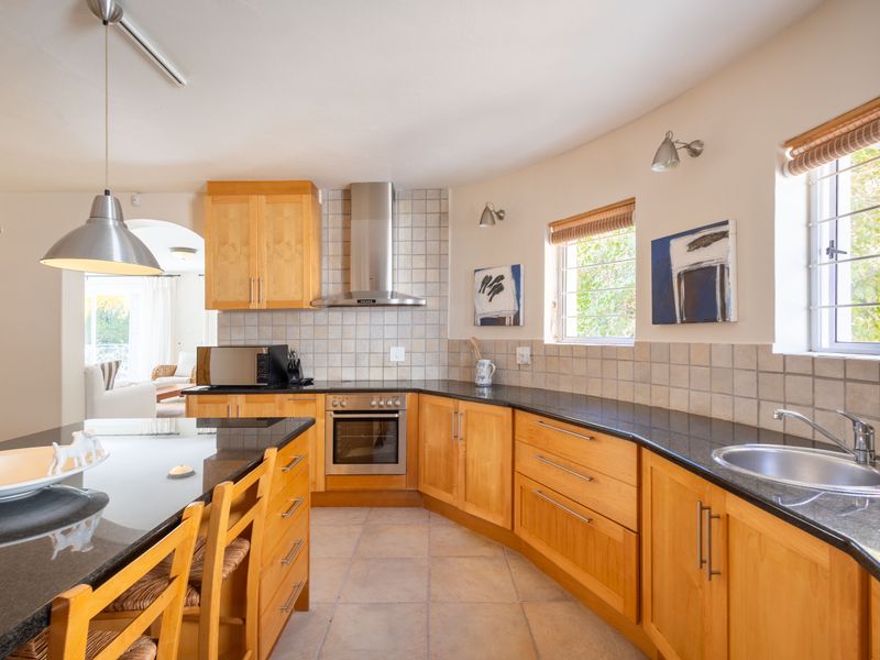 North-Facing Family Home Minutes from the Beach - Photo 8