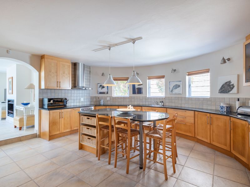 North-Facing Family Home Minutes from the Beach - Photo 7