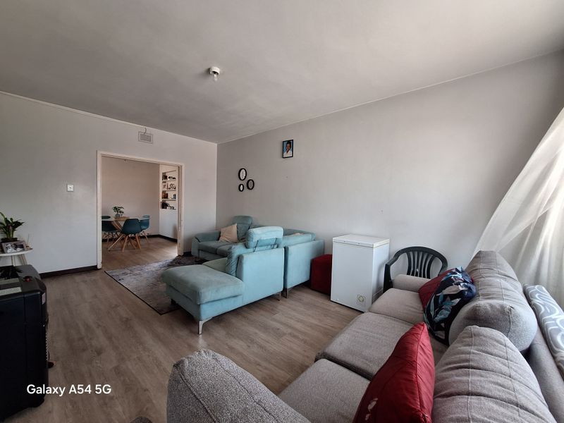 Flat For Sale In Durban - Photo 3