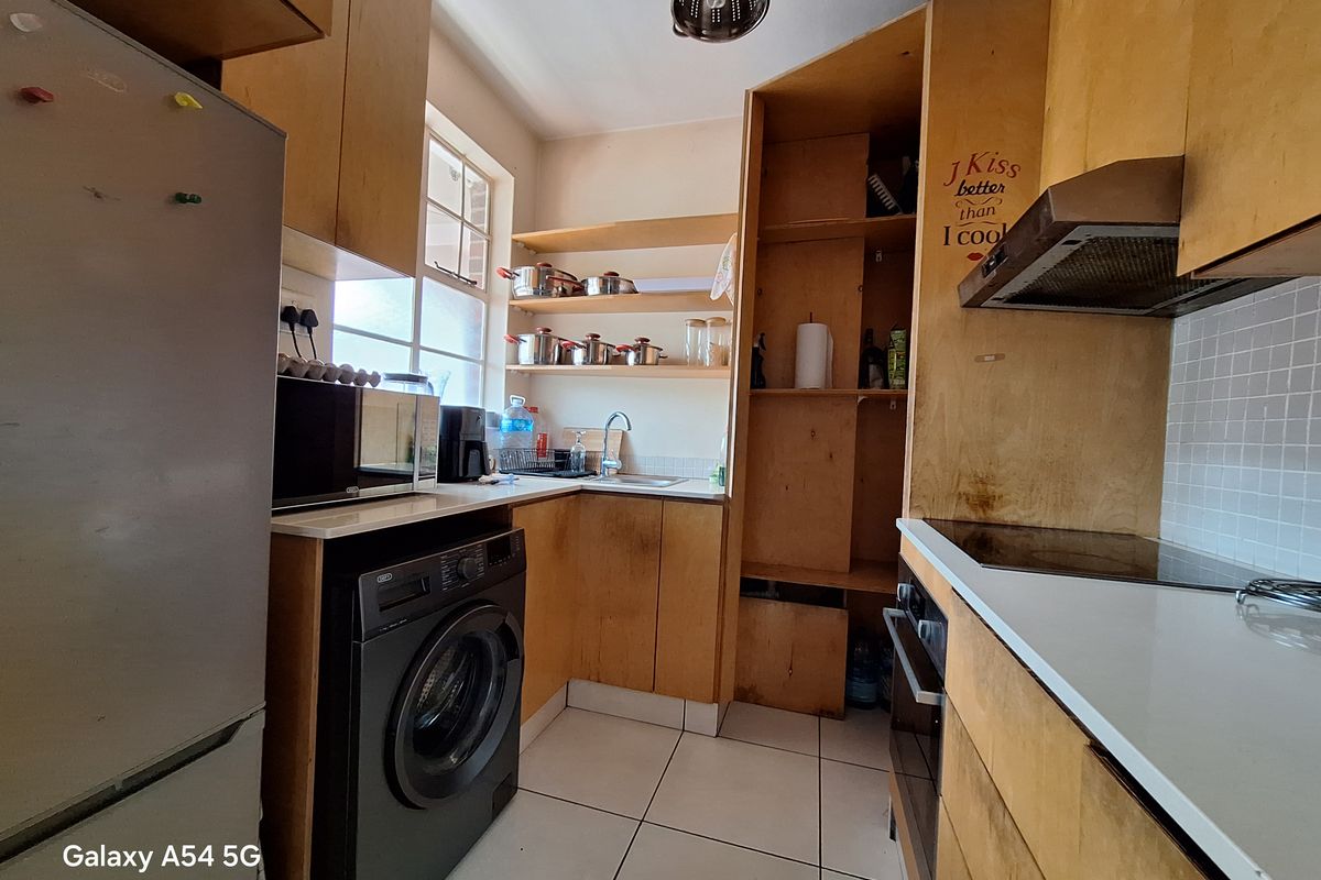 Flat For Sale In Durban - Photo 2