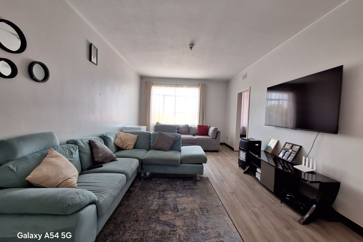 Flat For Sale In Durban - Photo 5