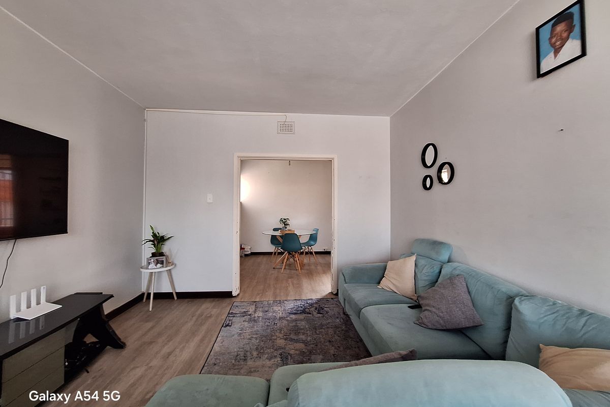 Flat For Sale In Durban - Photo 4