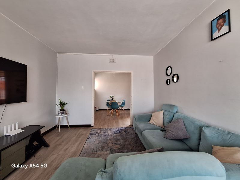 Flat For Sale In Durban - Photo 4