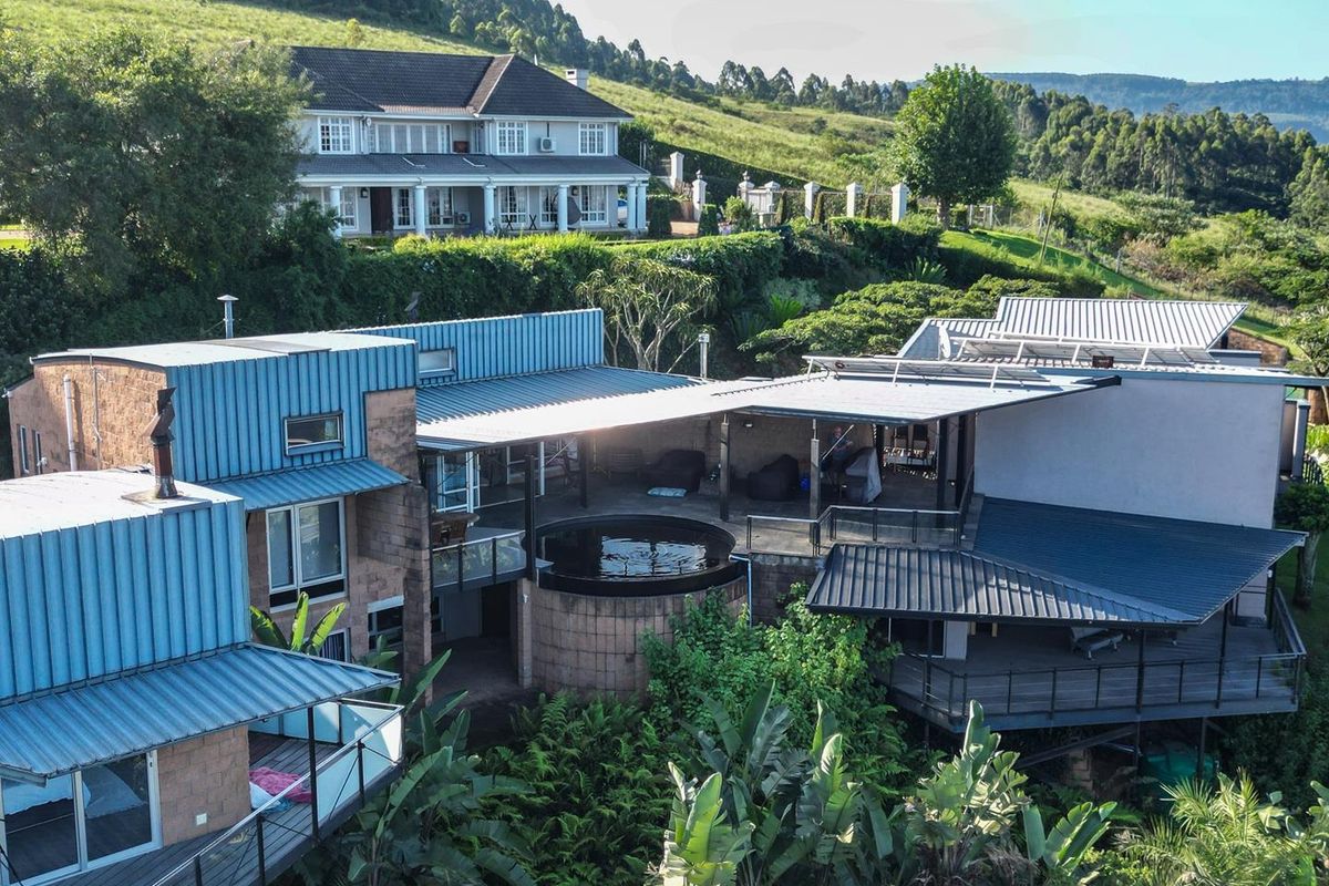 Architect-Designed Home with Panoramic Views and B&B Option - Photo 4