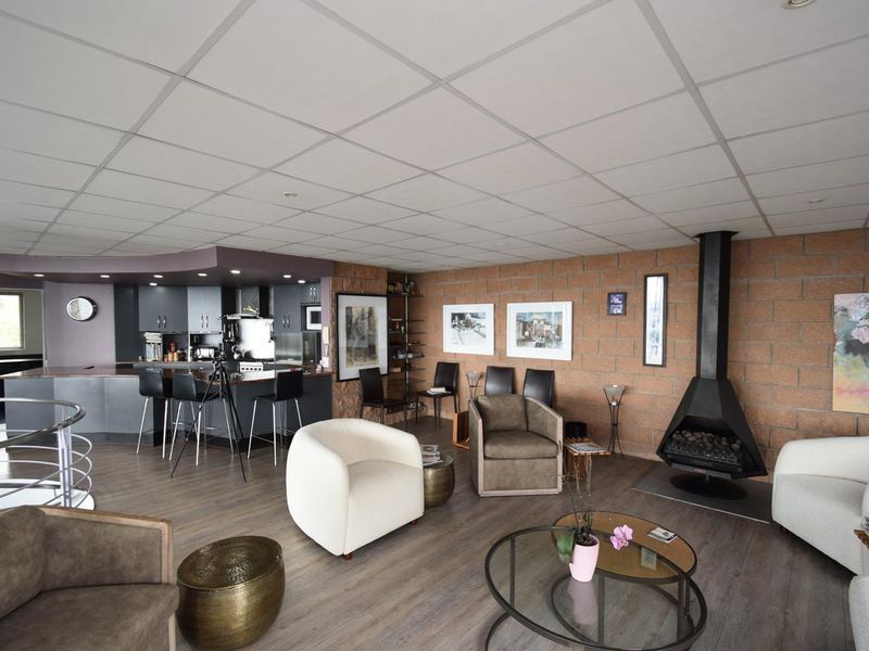 Architect-Designed Home with Panoramic Views and B&B Option - Photo 9