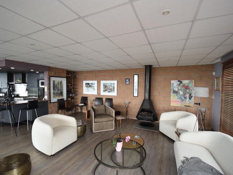 Architect-Designed Home with Panoramic Views and B&B Option - Photo 8