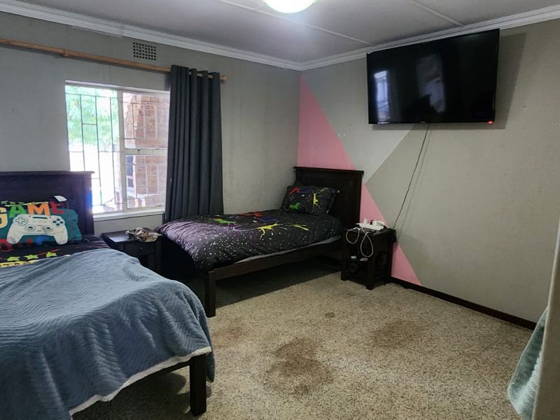 Dream family Home - Photo 6