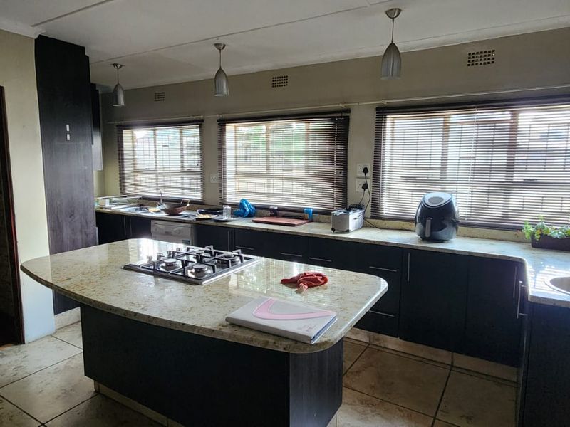 Dream family Home - Photo 4