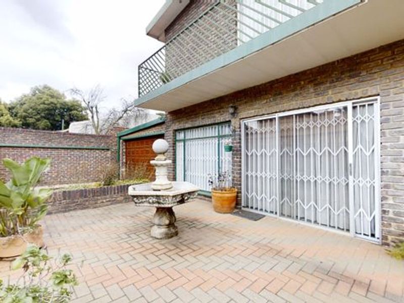 Live Luxury Non-Distressed Auction! Bidding to Start From R1 999 000!!! Beyersparks BEST - Photo 10