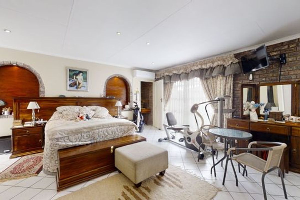 Live Luxury Non-Distressed Auction! Bidding to Start From R1 999 000!!! Beyersparks BEST - Photo 2