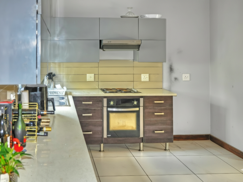 FASTEST SELLER: Stylish 2-Bed Duplex in Dekko Heights! - Photo 4