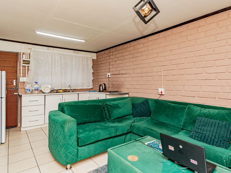 Secure and Convenient - Photo 7