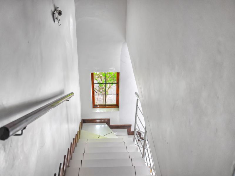 FASTEST SELLER: Stylish 2-Bed Duplex in Dekko Heights! - Photo 8