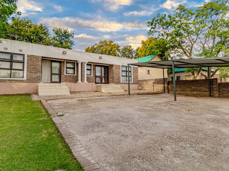 Secure and Convenient country living. - Photo 2