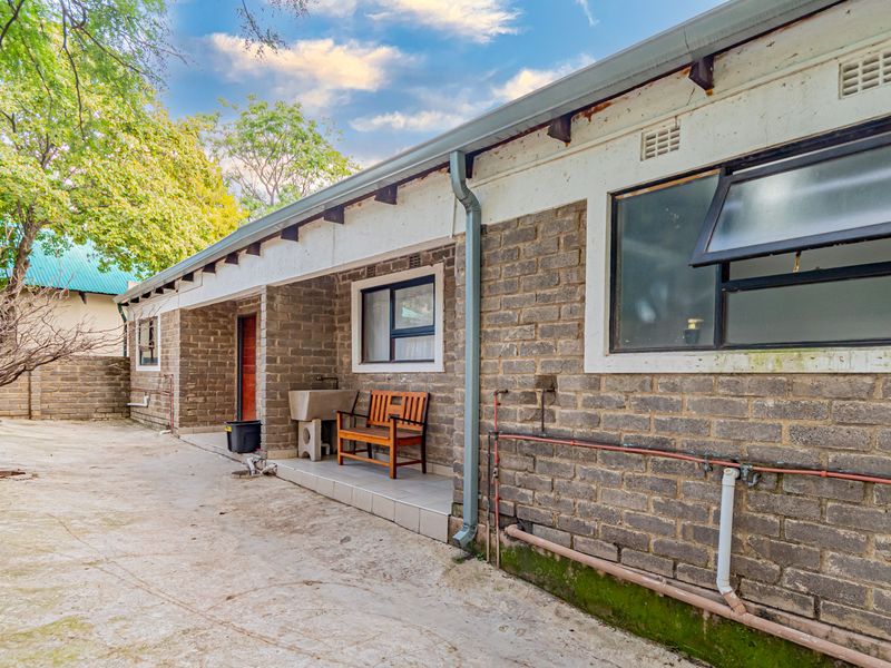 Secure and Convenient country living. - Photo 3