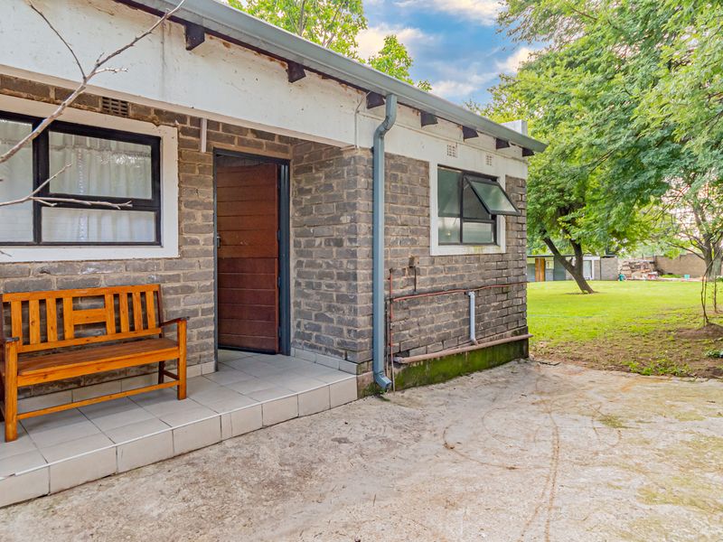 Secure and Convenient country living. - Photo 4