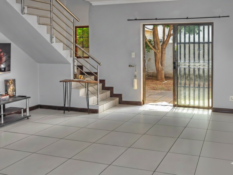 FASTEST SELLER: Stylish 2-Bed Duplex in Dekko Heights! - Photo 1