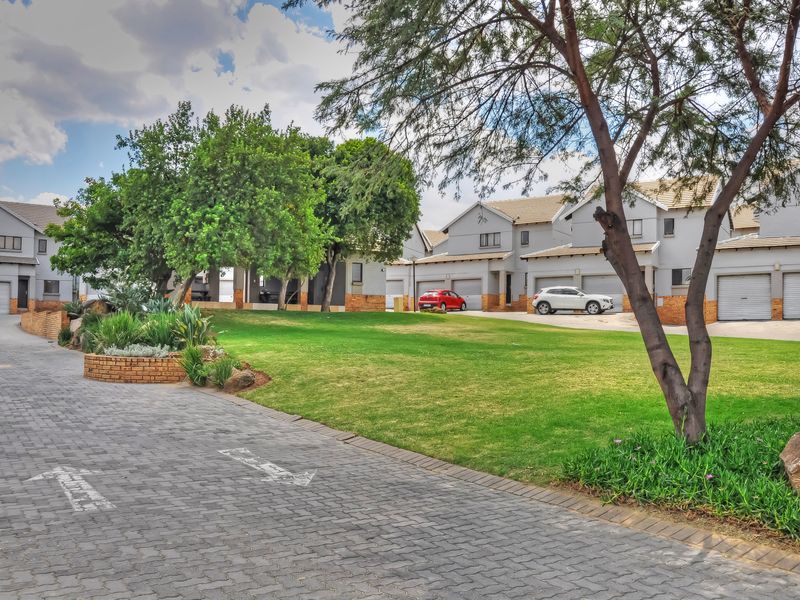 FASTEST SELLER: Stylish 2-Bed Duplex in Dekko Heights! - Photo 4
